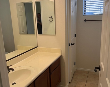 6941 E Snowdon Street - Photo Thumbnail 10