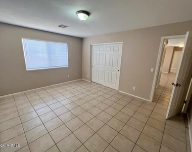 9430 E Jan Avenue - Photo Thumbnail 6