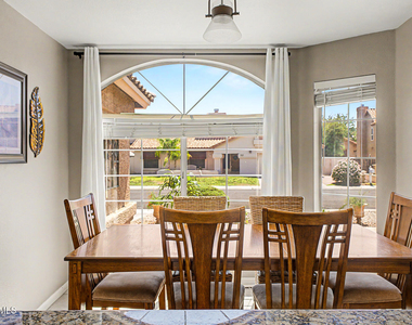 16220 N 62nd Lane - Photo Thumbnail 7