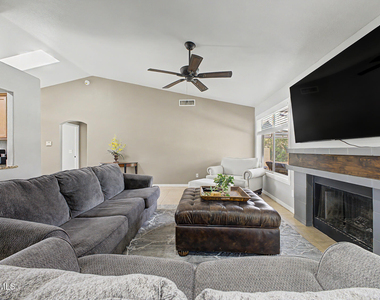 16220 N 62nd Lane - Photo Thumbnail 37
