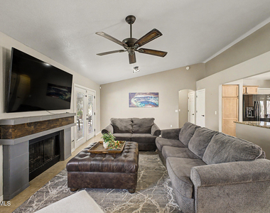 16220 N 62nd Lane - Photo Thumbnail 4