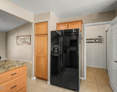 16220 N 62nd Lane - Photo Thumbnail 9