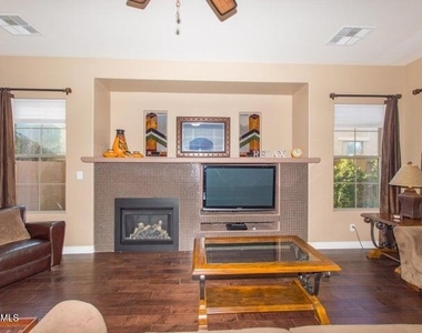 12158 W Lone Tree Trail - Photo Thumbnail 20