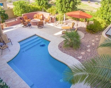12158 W Lone Tree Trail - Photo Thumbnail 2