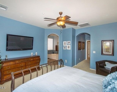 12158 W Lone Tree Trail - Photo Thumbnail 7