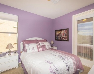 12158 W Lone Tree Trail - Photo Thumbnail 11