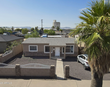 2421 W Washington Street - Photo Thumbnail 1