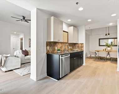 2302 N Central Avenue - Photo Thumbnail 10