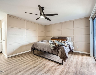 4950 N Miller Road - Photo Thumbnail 5