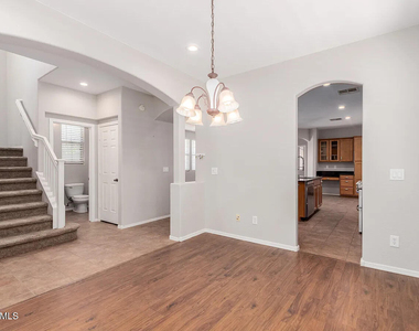 21125 W Elm Way - Photo Thumbnail 13