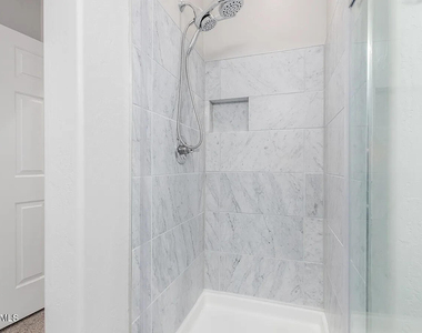 21125 W Elm Way - Photo Thumbnail 18