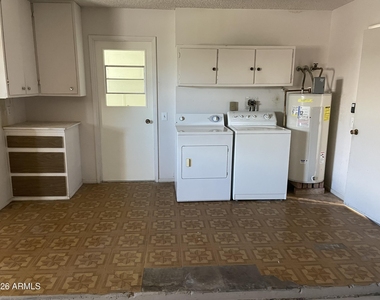 9504 W Hidden Valley Circle - Photo Thumbnail 9