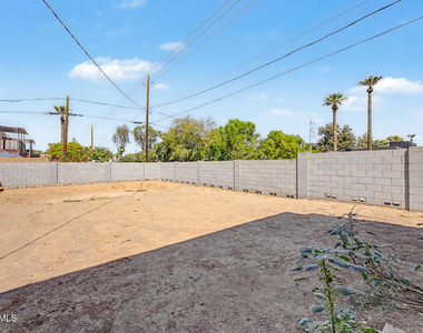 920 E Pasadena Avenue - Photo Thumbnail 27