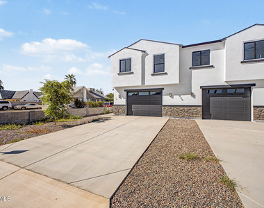 920 E Pasadena Avenue - Photo Thumbnail 4