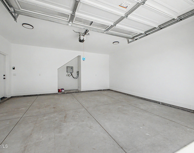 920 E Pasadena Avenue - Photo Thumbnail 28