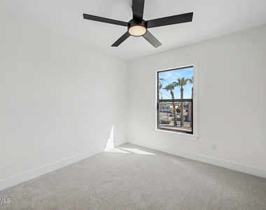 920 E Pasadena Avenue - Photo Thumbnail 24