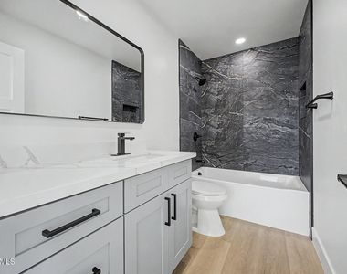 920 E Pasadena Avenue - Photo Thumbnail 26