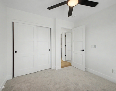 920 E Pasadena Avenue - Photo Thumbnail 23