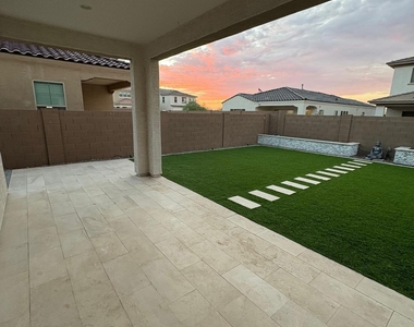 7710 W Crabapple Drive - Photo Thumbnail 8