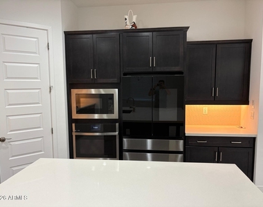 7710 W Crabapple Drive - Photo Thumbnail 1