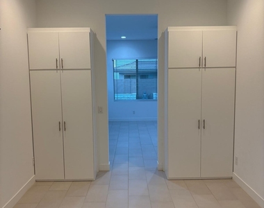 7710 W Crabapple Drive - Photo Thumbnail 7