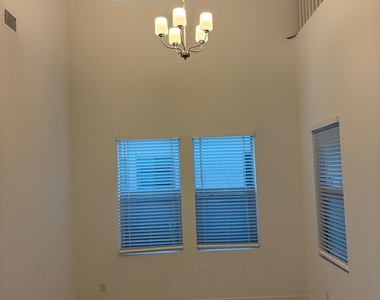 7710 W Crabapple Drive - Photo Thumbnail 5