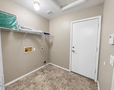 10520 W Magnolia Street - Photo Thumbnail 20