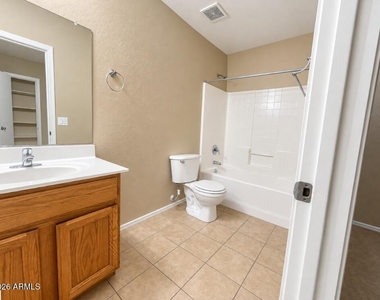 10520 W Magnolia Street - Photo Thumbnail 14
