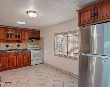 17410 N 16th Avenue - Photo Thumbnail 5