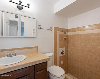 17410 N 16th Avenue - Photo Thumbnail 11