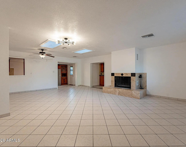17410 N 16th Avenue - Photo Thumbnail 2