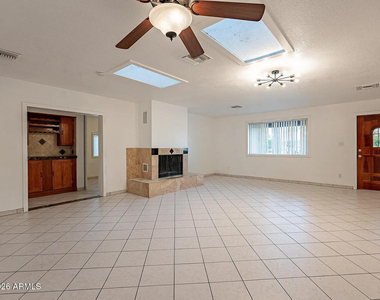 17410 N 16th Avenue - Photo Thumbnail 7
