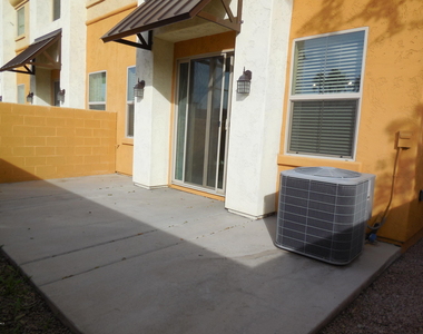 1131 E Cedar Street - Photo Thumbnail 27