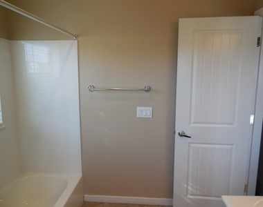 1131 E Cedar Street - Photo Thumbnail 15