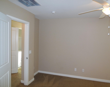 1131 E Cedar Street - Photo Thumbnail 11