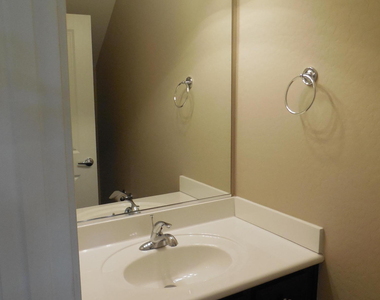 1131 E Cedar Street - Photo Thumbnail 23