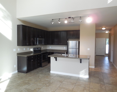 1131 E Cedar Street - Photo Thumbnail 3