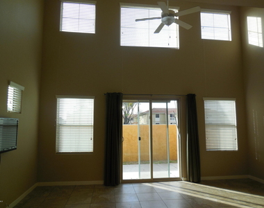 1131 E Cedar Street - Photo Thumbnail 6