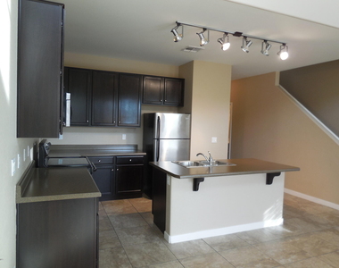1131 E Cedar Street - Photo Thumbnail 2