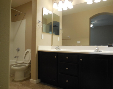 1131 E Cedar Street - Photo Thumbnail 9