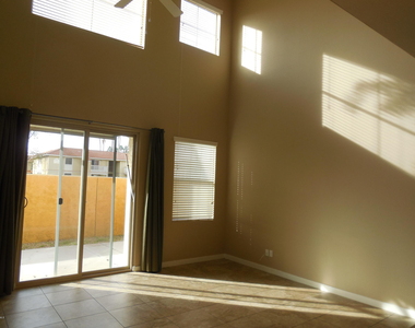 1131 E Cedar Street - Photo Thumbnail 7