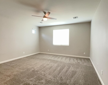 7011 W Townley Avenue - Photo Thumbnail 17