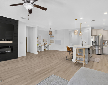 4949 E Velasco Street - Photo Thumbnail 8