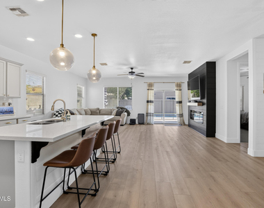4949 E Velasco Street - Photo Thumbnail 4