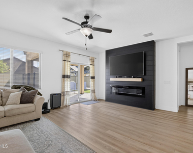 4949 E Velasco Street - Photo Thumbnail 5