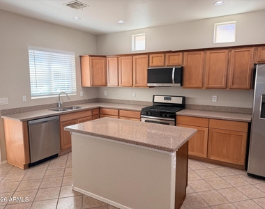 9108 W Hubbell Street - Photo Thumbnail 13