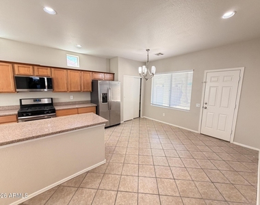 9108 W Hubbell Street - Photo Thumbnail 9