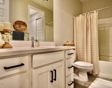 17161 W Sherman Street - Photo Thumbnail 11