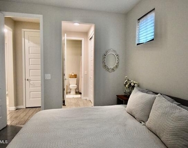 17161 W Sherman Street - Photo Thumbnail 10