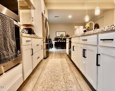 17161 W Sherman Street - Photo Thumbnail 7